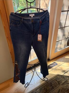 Tru Luxe Dark Wash  with Embroidered Hem and Flare Sz 8 Jeans w Raw Hem NWT